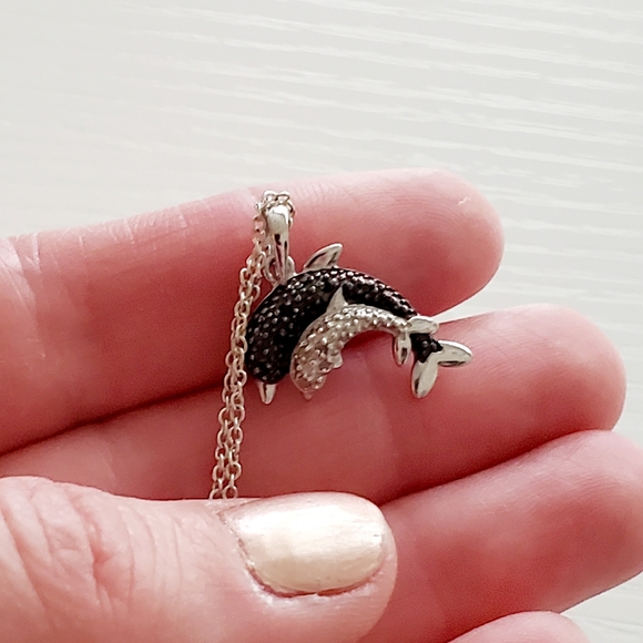 DOLPHINS Necklace - Picture 7 of 10